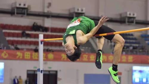 男生跳高203米是什么水平