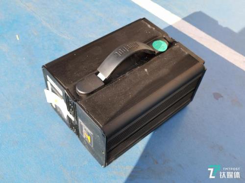 九号e100充电器一直绿灯