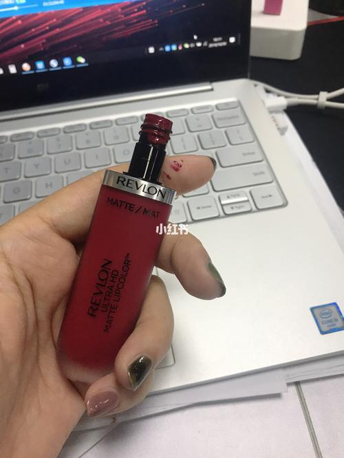 露华浓是什么意思啊
