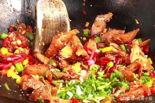 麻辣干锅鱼的做法