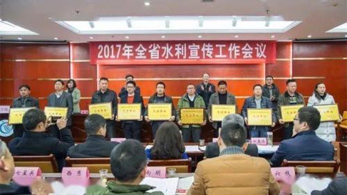 排头兵什么意思