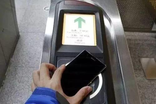深圳地铁一个手机可以进几个人