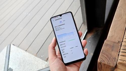 华为畅享10e如何不退出游戏回消息