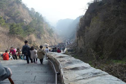 去泰山的情侣人多吗
