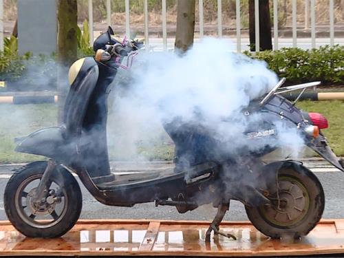 电动车总电源关闭会自燃吗