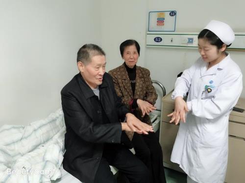 如何更改护士的医教管理