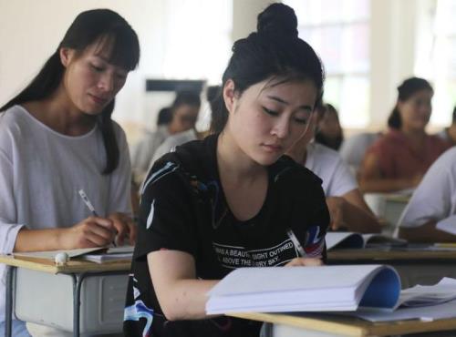 大学本科班额一般是多少