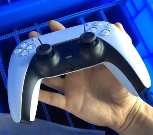 ps5手柄充满电不亮灯
