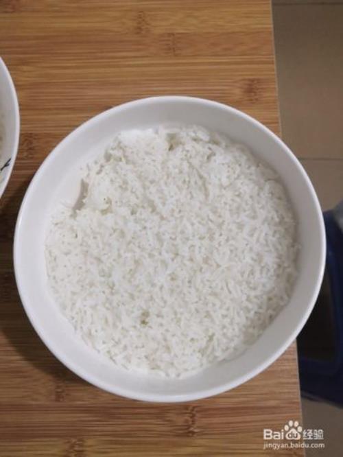 电饭煲蒸米饭怎么按稍软键