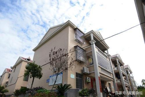 自建房经营性用房合法吗