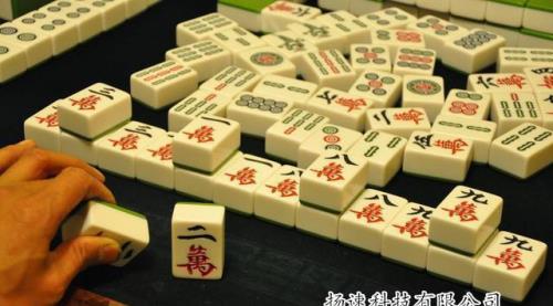麻将子总是翻面是什么原因