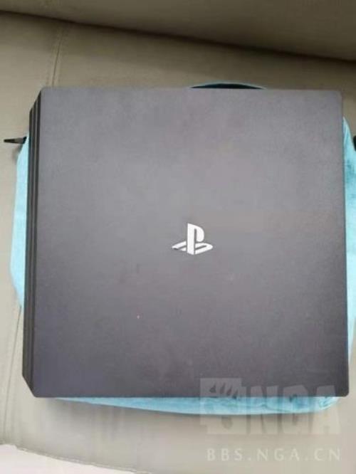 ps4pro玩游戏非常烫正常吗