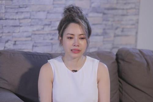 她哭着对我说是什么歌