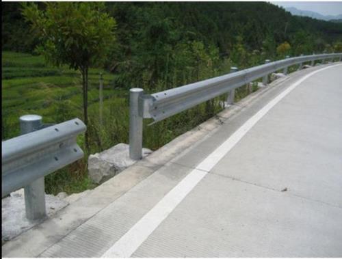 最新公路护栏标准
