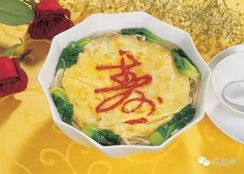 长寿面，一根宽面酒店做法