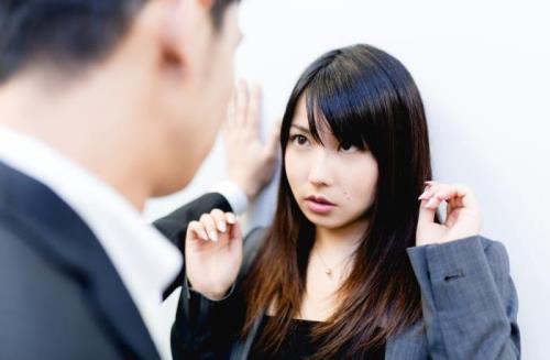 女孩问前任谈了多久怎么回