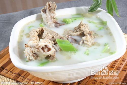 炖羊骨头汤什么时候放醋