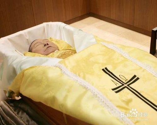晚辈过世长辈如何送礼金