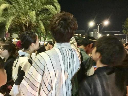 别人说熟悉的背影怎么回复