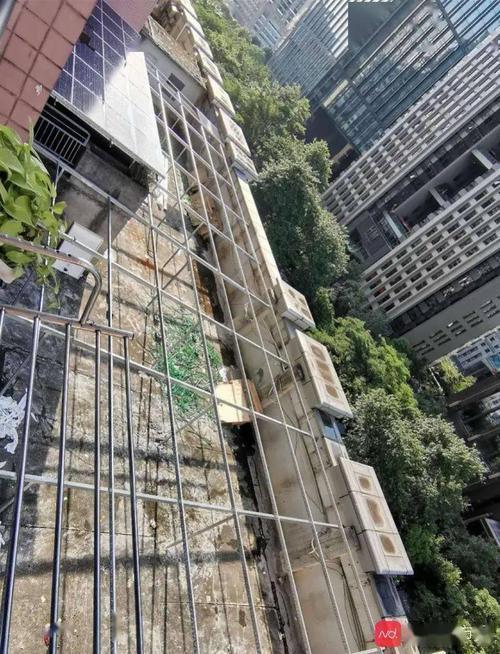 开发商送的太阳能板物业拆吗