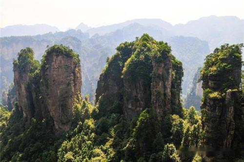 奇峰异石千古秀下联