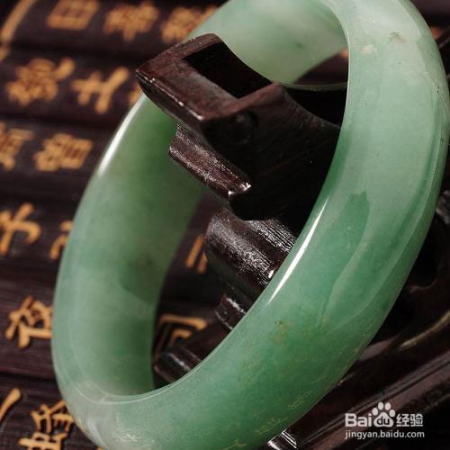 玉手镯长时间不戴会变小吗
