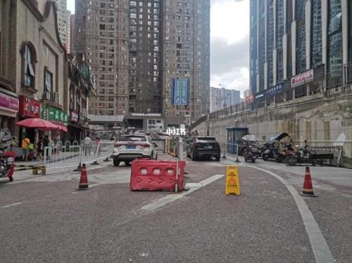 花果园小区怎么停车