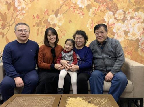 神探大妈是米粒的外婆吗