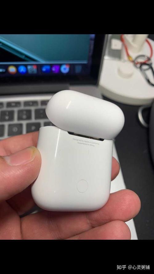 airpods耳机不拿出来充不了电