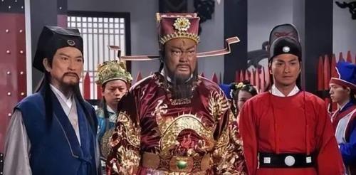 包青天是四大名著里的人吗