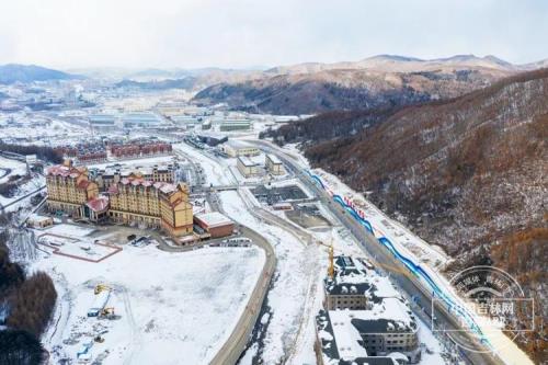 万峰雪道开了几条