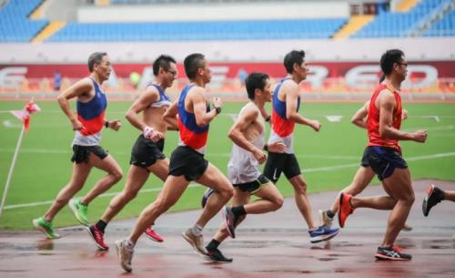 1200米怎么跑进四分钟