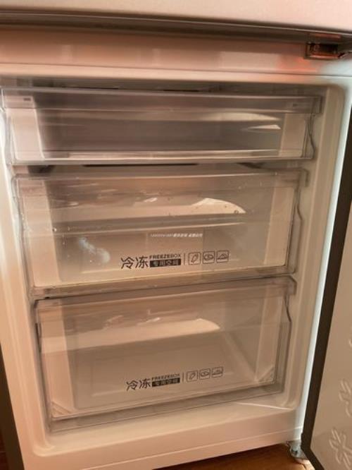 海尔冰箱侧门盒子怎么拆下来