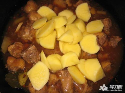 鸭肉烧土豆做法阿飞