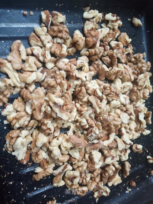 生核桃带壳烤箱150度烤多久