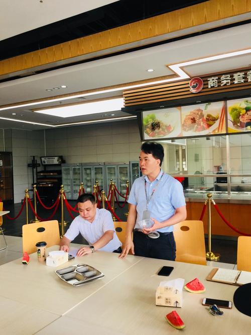 餐厅领班早晨开会主要讲什么
