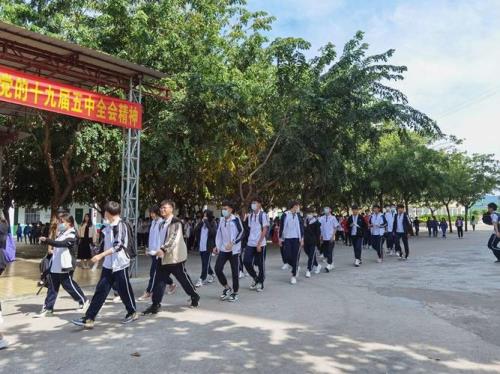 请问三亚青林学校高中部好吗