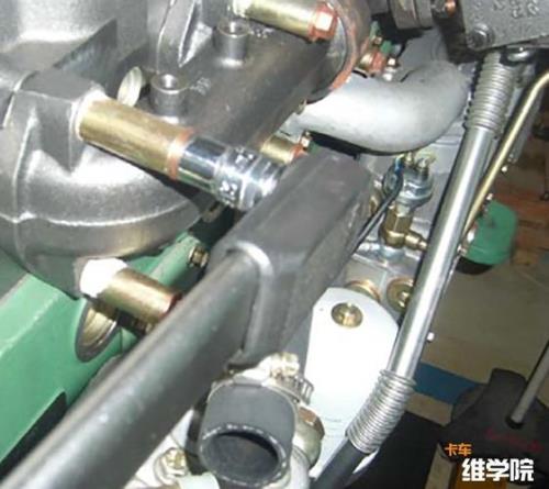 挖机检查气门间隙要大拆吗