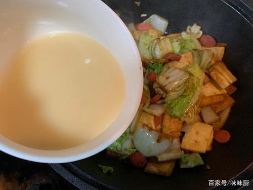 炒菜如何勾芡不出水