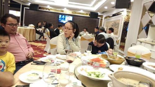 朋友满月酒没空去怎么回复