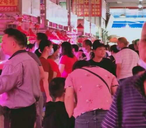 东莞东城那个肉菜市场最多人