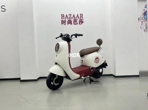 爱玛露娜充电一小时能跑多远
