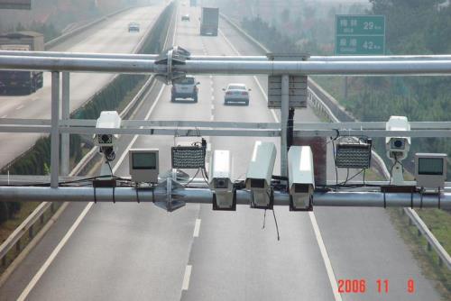 个人有权利在公路上安摄像头吗