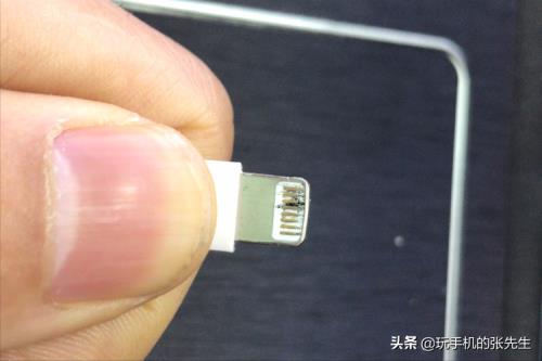苹果数据线上的序列号是什么