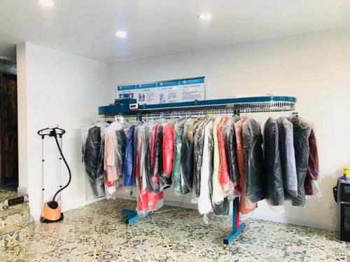干洗店的衣服是一件一洗吗
