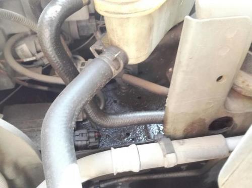 汽车空调冷凝器漏液怎样解决