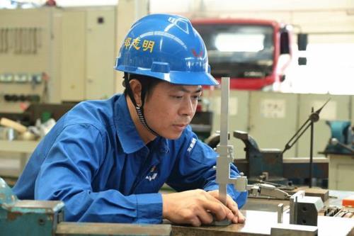 八级钳工待遇怎么样