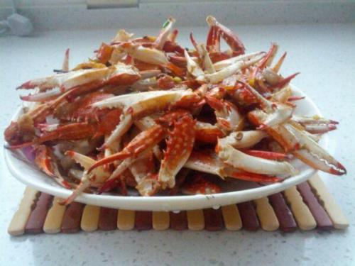 螃蟹一只钳大一只钳小，是什么蟹