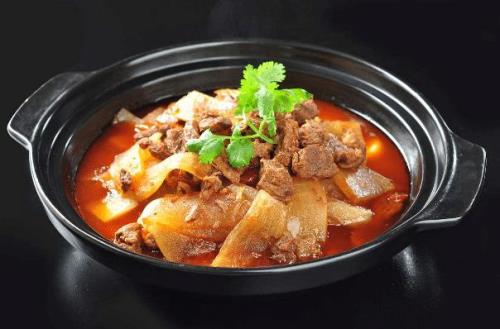 酸萝卜烧牛腩