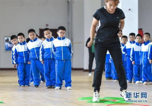 小学一年级参加校体育队好吗